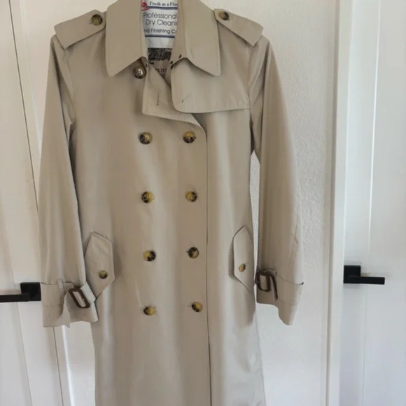 Burberry Chelsea Trench Coat, size 10 - Picture 4 of 10